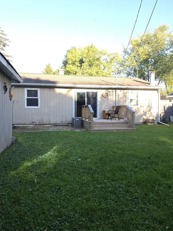 108 Mora RD, Carpentersville, IL 60110