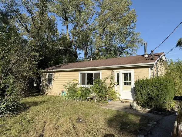 85 Hilldale RD, Fox Lake, IL 60020