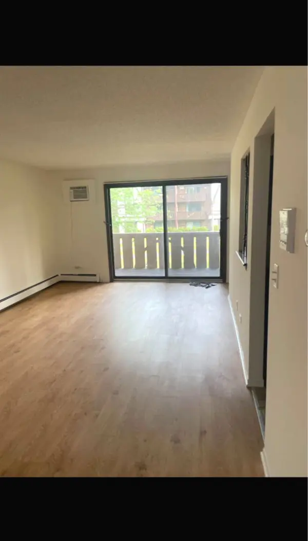 9 PARKSIDE CT #6, Vernon Hills, IL 60061