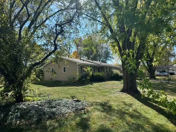 3301 Selkirk DR, Burnsville, MN 55337