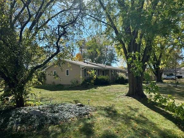 3301 Selkirk DR, Burnsville, MN 55337