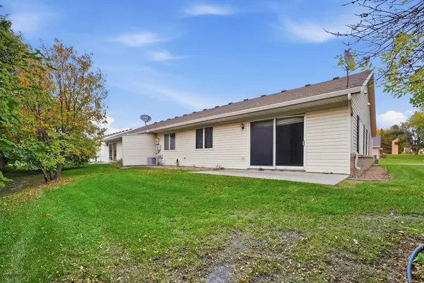 324 Valley View DR SE, Willmar, MN 56201
