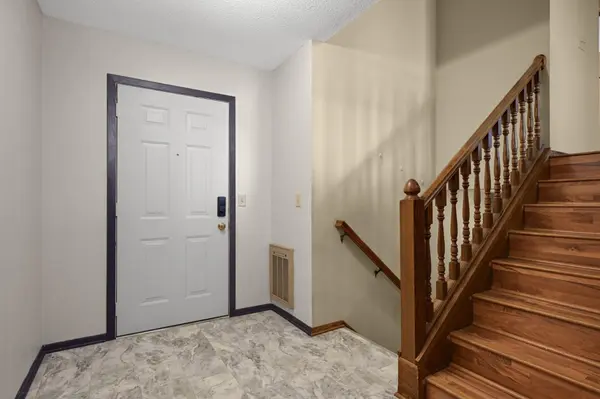 9500 99th PL N, Maple Grove, MN 55369