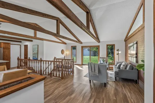 833 Tyrol LN, Shakopee, MN 55379