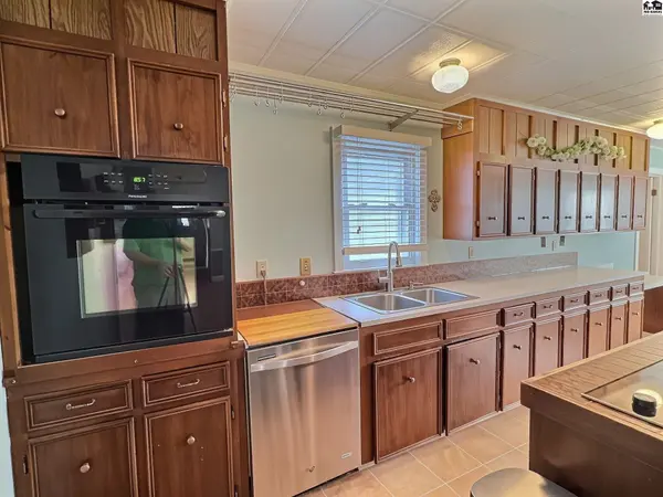 509 W Chicago Ave, Colwich, KS 67030