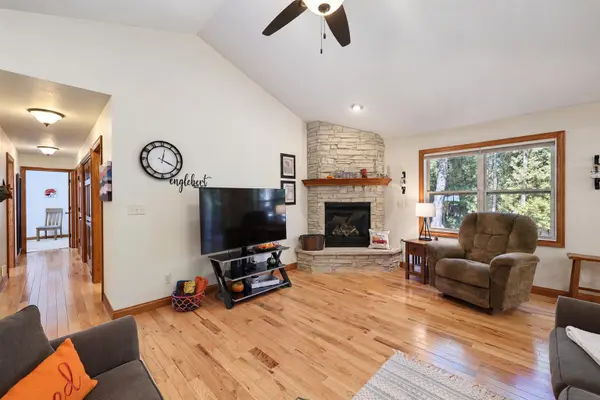 3330 TARRAGON TRL, Green Bay, WI 54313-8297