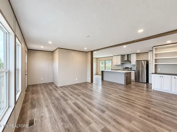 200 Laura Boling Loop Rd, Strawberry Plains, TN 37871