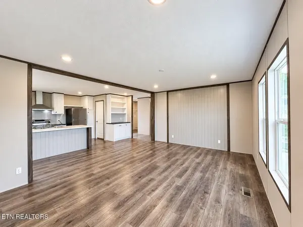 200 Laura Boling Loop Rd, Strawberry Plains, TN 37871