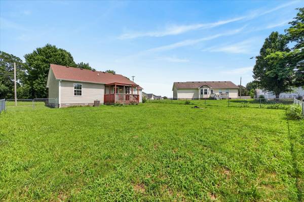 221 Grant Ave, Oak Grove, KY 42262