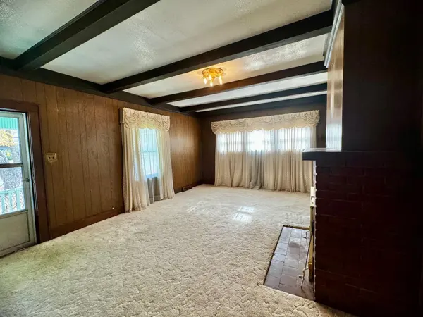 1006 N Washington Ave, Wellington, KS 67152