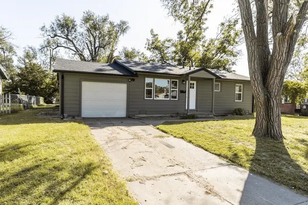 1407 Oak St, Salina, KS 67401