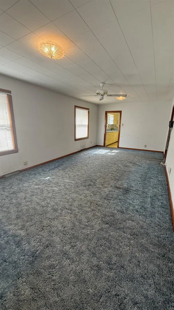 1205 N 9th St., Salina, KS 67401