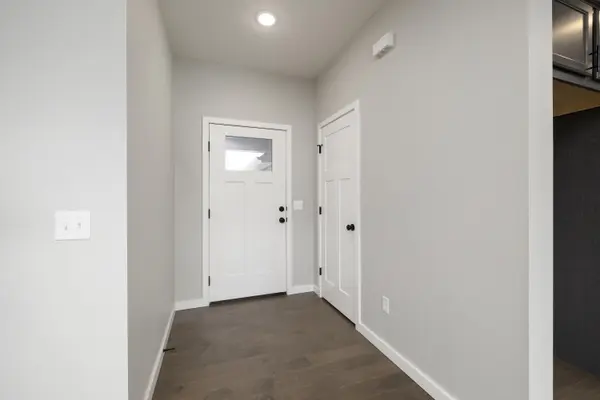 753 E Penzance CIR, Nixa, MO 65714