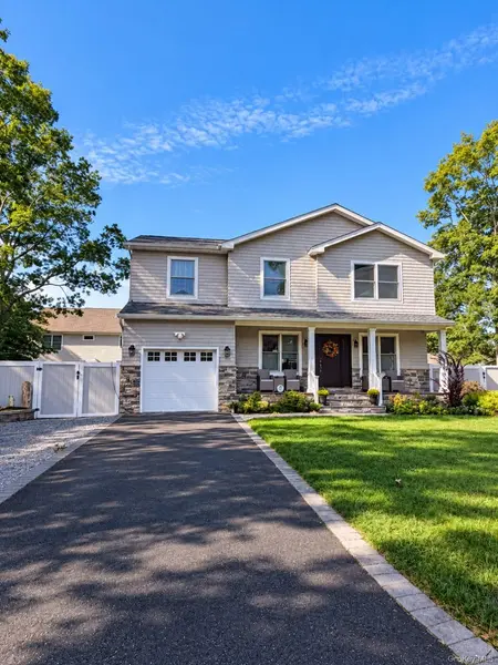 16 Ocean AVE, East Quogue, NY 11942