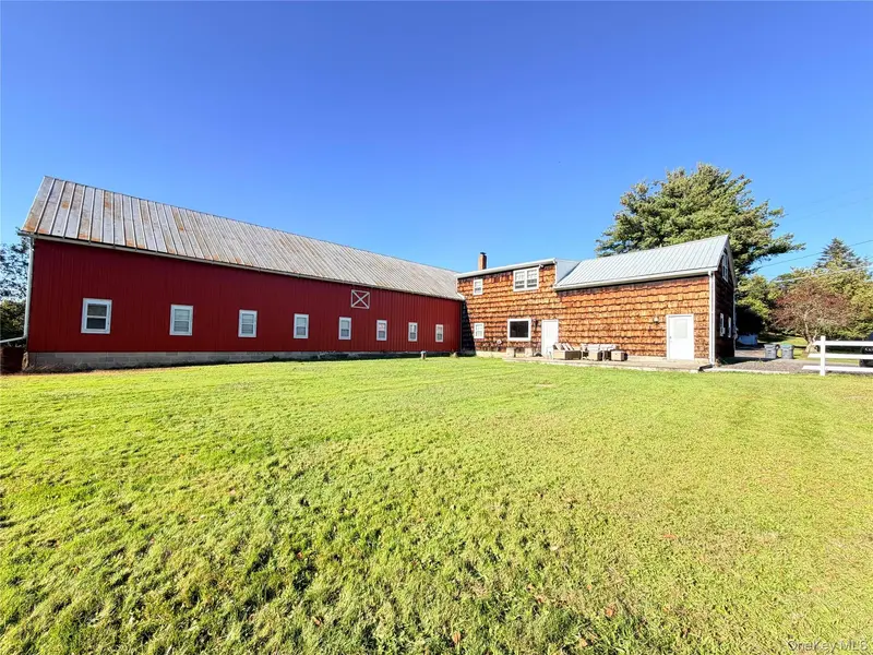 33 Howells TPKE, Middletown, NY 10940