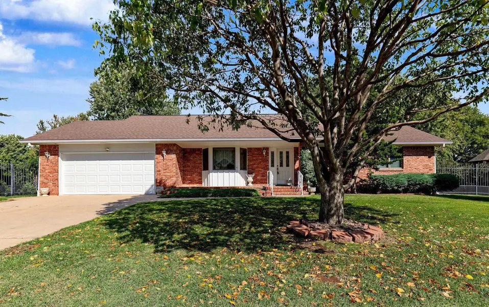 5716 W Juno Ave, Wichita, KS 67215