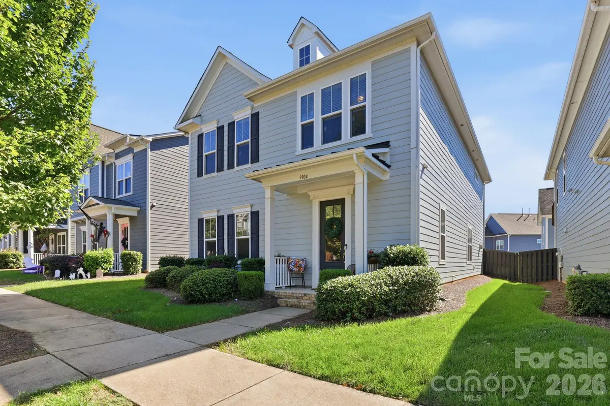 9104 Gladden Hill LN, Pineville, NC 28134