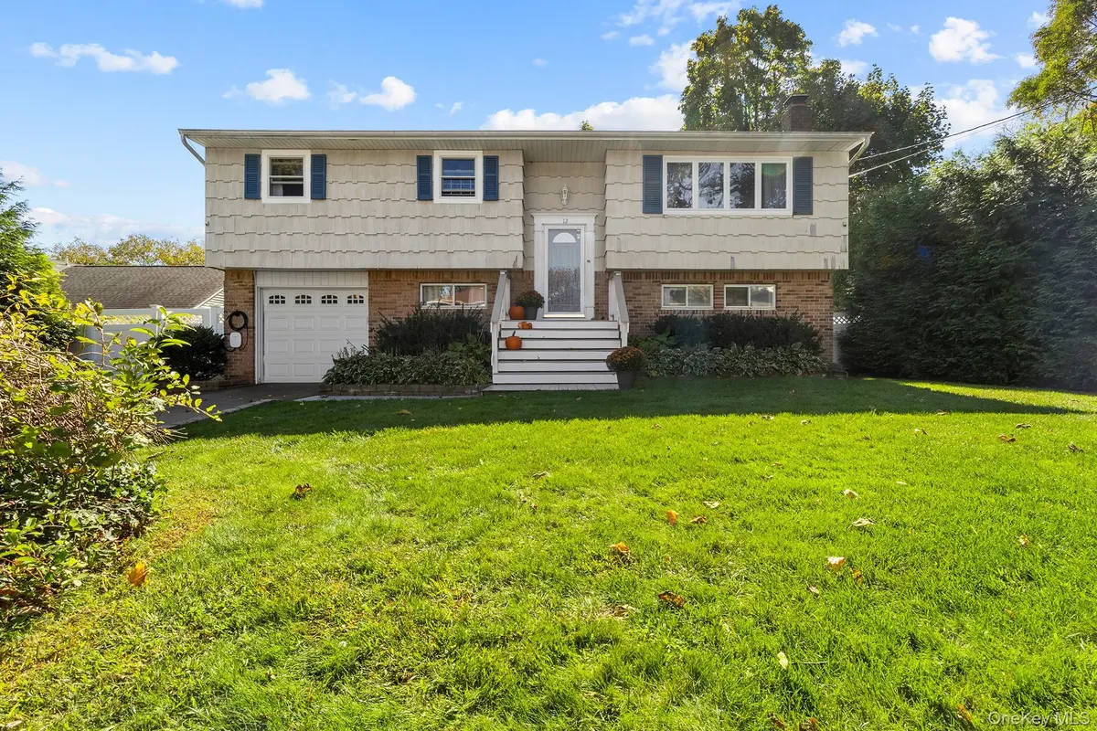 12 Bryan ST, Huntington, NY 11743
