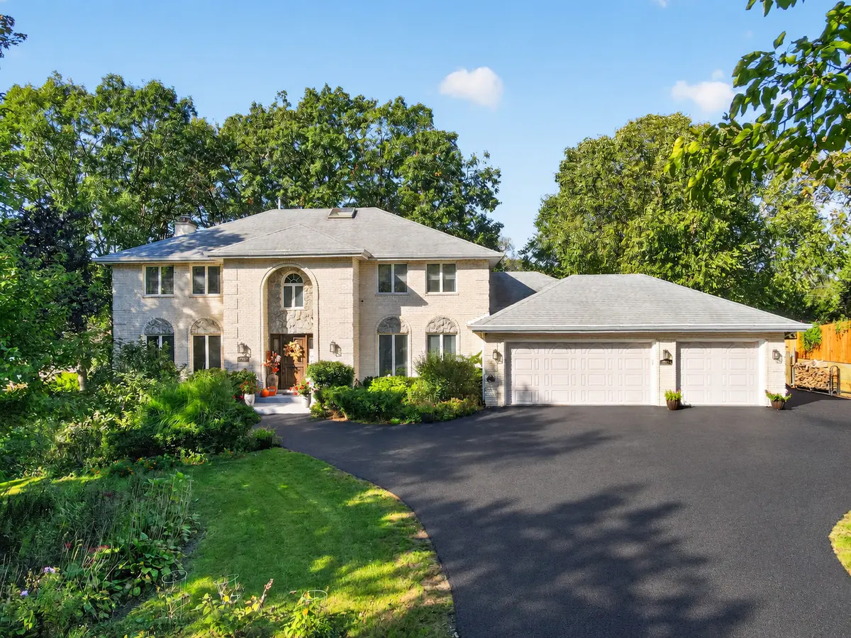 9240 S 83rd AVE, Hickory Hills, IL 60457
