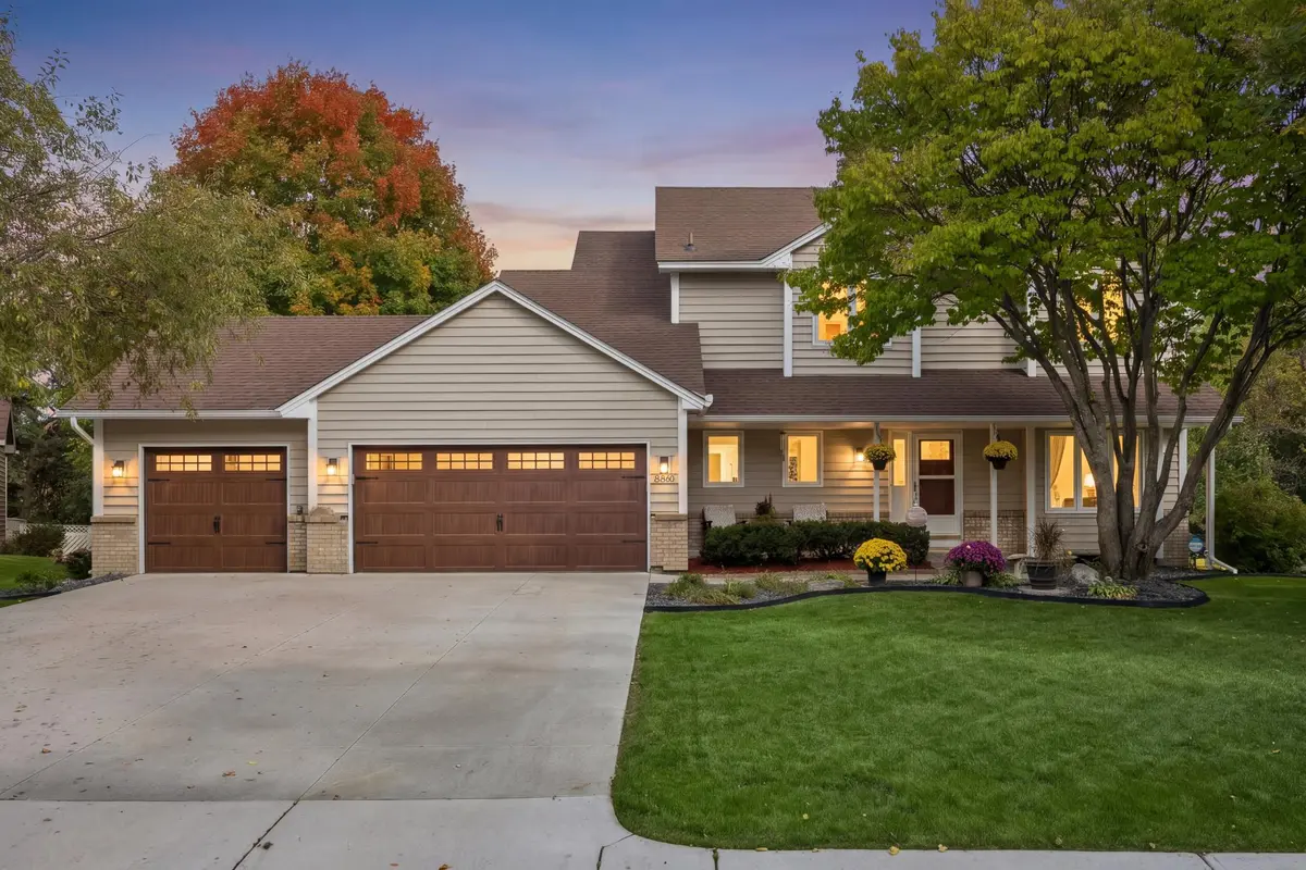 8860 Everest LN N, Maple Grove, MN 55311