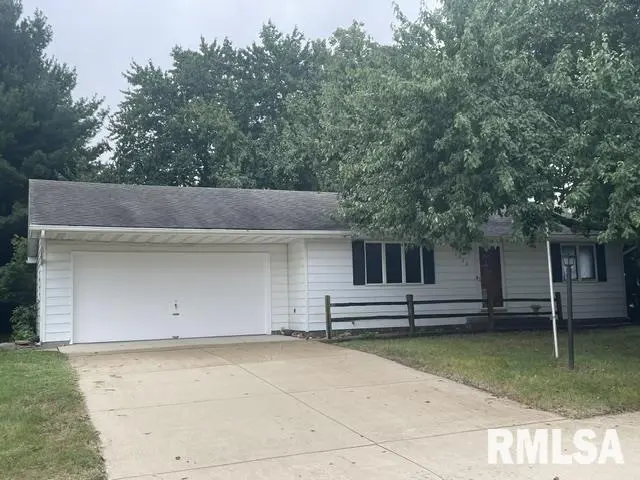 1220 W CHESTNUT ST, Chillicothe, IL 61523-1344