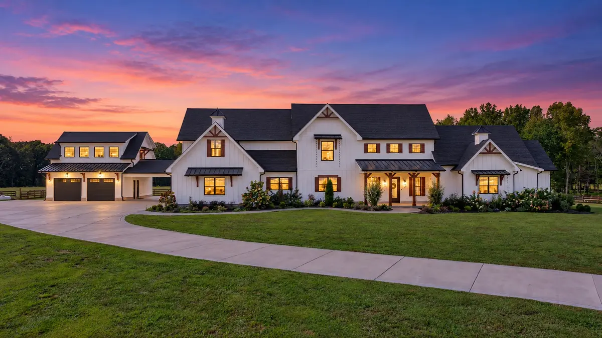 2216 Sp Anderson Rd, Manchester, TN 37355