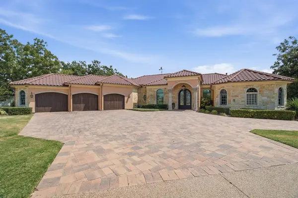 1000 Catalina Bay Boulevard, Granbury, TX 76048