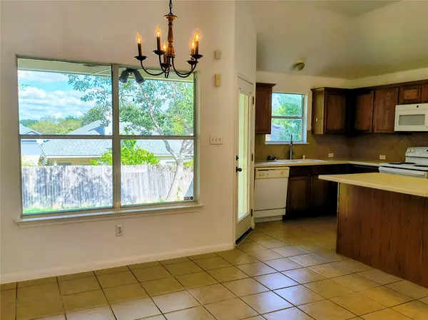 9213 Pioneer Forest DR, Austin, TX 78744