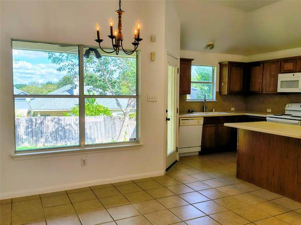 9213 Pioneer Forest DR, Austin, TX 78744