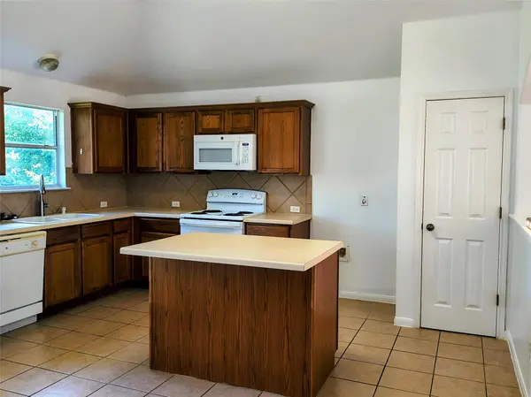 9213 Pioneer Forest DR, Austin, TX 78744