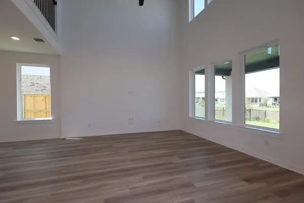541 Bloomington Loop, Hutto, TX 78634