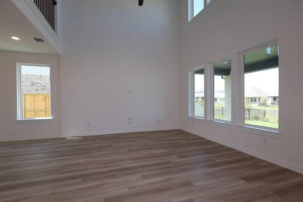 541 Bloomington Loop, Hutto, TX 78634