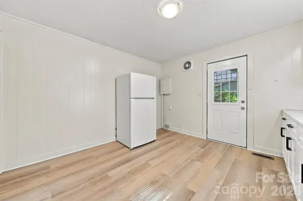 110 Brookside LN, Morganton, NC 28655