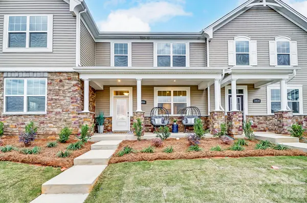 5209 Wyes Oak LN, Charlotte, NC 28269