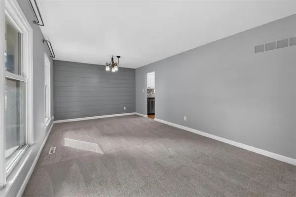 7920 N Euclid AVE, Kansas City, MO 64118