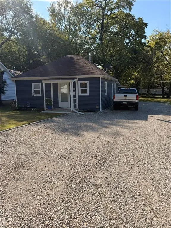 1013 W 2nd ST, Pittsburg, KS 66762