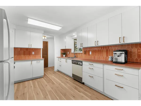 1692 Geneva, Longmont, CO 80503