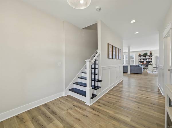 18802 Roscommon RD, Evansville, IN 47725