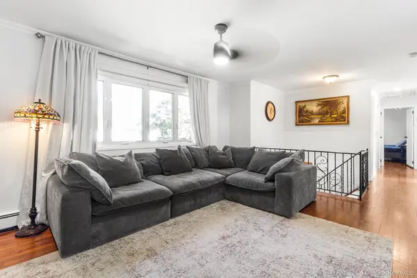 12 Bryan ST, Huntington, NY 11743