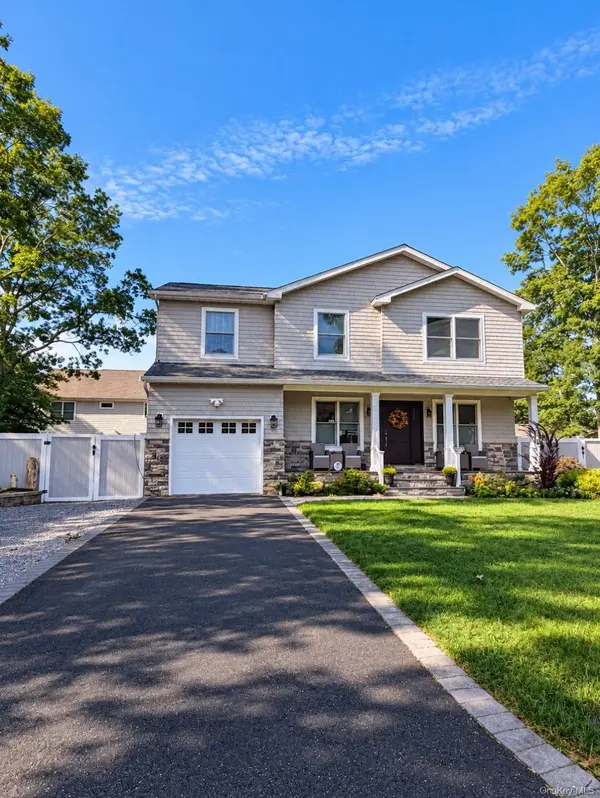 16 Ocean AVE, East Quogue, NY 11942