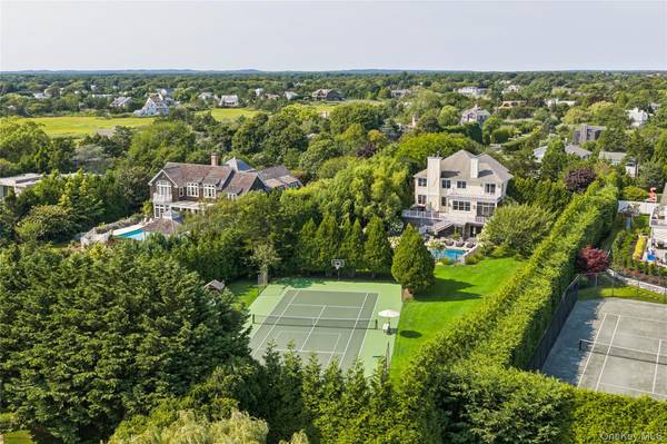 7 Stillwaters LN, Westhampton Beach, NY 11978