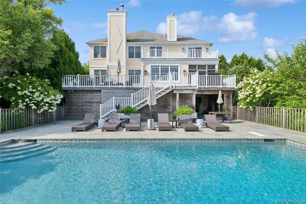 7 Stillwaters LN, Westhampton Beach, NY 11978