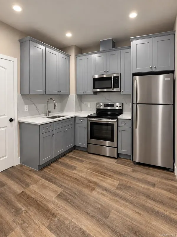 25 Marconi PL, Brooklyn, NY 11233