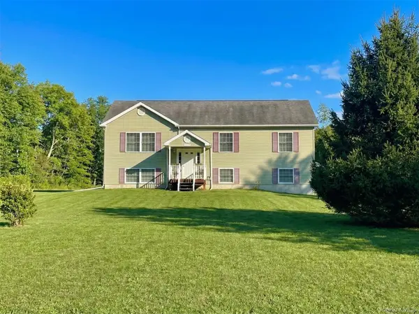 1038 Us Route 209,  Cuddebackville,  NY 12729