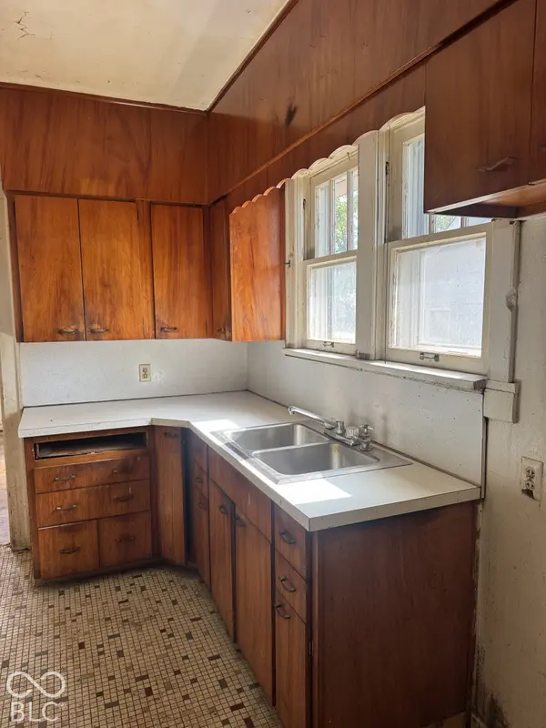 2804 S Illinois ST, Indianapolis, IN 46225