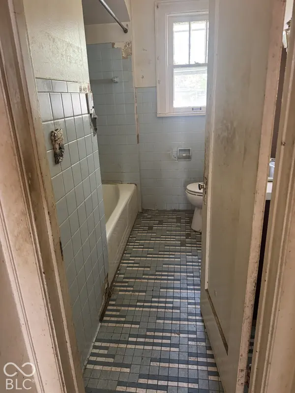 2804 S Illinois ST, Indianapolis, IN 46225