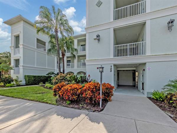700 GARDENS EDGE DR #721, Venice, FL 34285