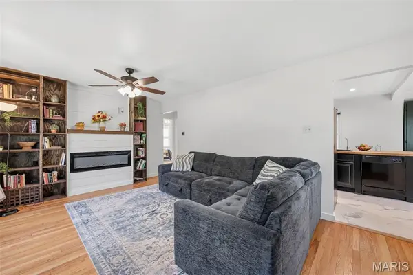 731 Beverly Ann DR, Fenton, MO 63026