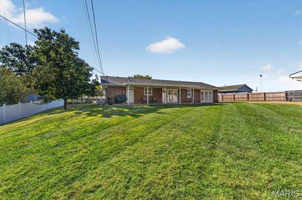 927 Country Haven DR, Imperial, MO 63052