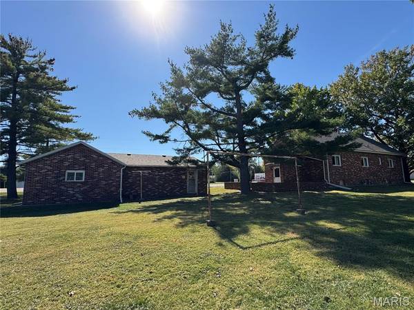 401 Springfield RD, Gillespie, IL 62033